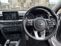 USED 2019 19 KIA CEED 1.6 CRDi ECO 2 Hatchback 5dr Diesel Manual Euro 6 (s/s) (114 bhp) 5 SERVICE STAMP HISTORY+CRUISE CONTROL+REVERSING CAMERA+FINANCE AVAILABLE ON THIS CAR
