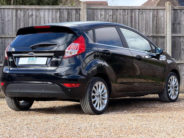 2016 Ford Fiesta - Photo 3