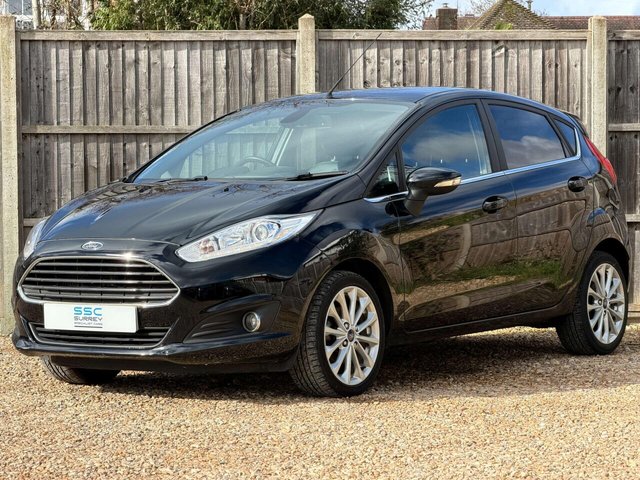 2016 Ford Fiesta - Photo 2
