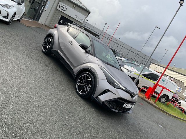 2021 TOYOTA C-HR - Photo 3