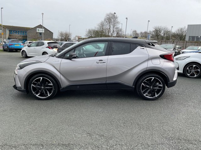 2021 TOYOTA C-HR - Photo 9