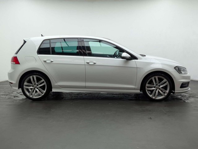 USED 2016 16 VOLKSWAGEN GOLF 1.4 TSI BlueMotion Tech ACT R-Line Edition Hatchback 5dr Petrol Manual Euro 6 (s/s) (150 ps) CLICK & COLLECT/HOME DELIVERY