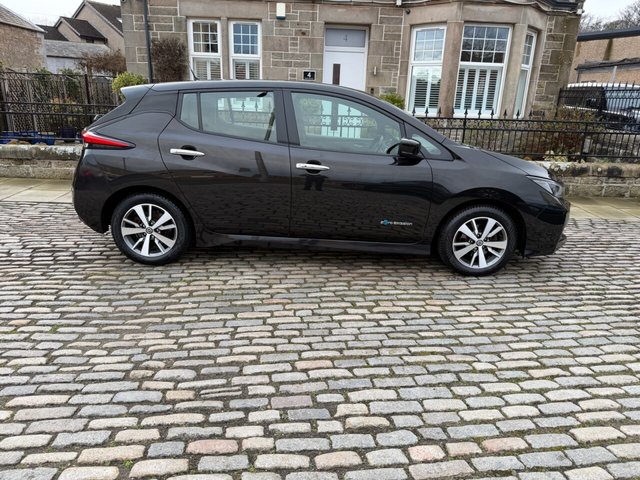 2018 NISSAN LEAF - Photo 9