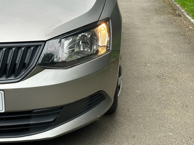 2016 SKODA FABIA 2016 1.0 S Hatchback 5dr Petrol Manual Euro 6 (s/s) (60 ps) - Photo 9