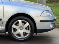 USED 2008 08 SKODA OCTAVIA 2.0 TDI Elegance Hatchback 5dr Diesel DSG Euro 4 (140 ps) 