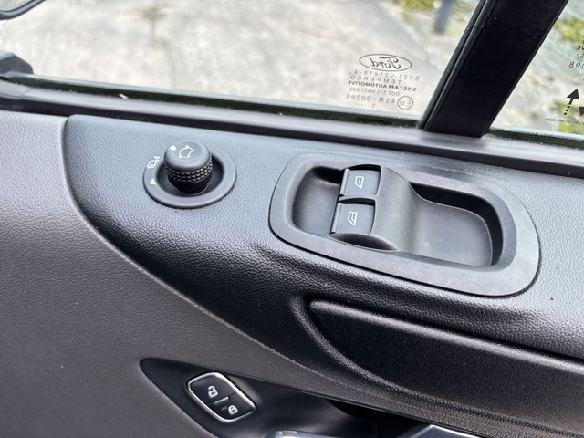 2021 Ford Transit Custom 2L Trend 5dr - Photo 11