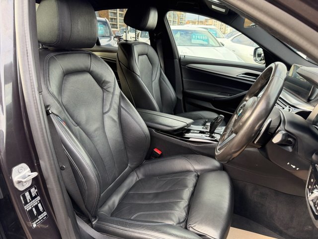 2020 BMW 5 SERIES - Photo 10