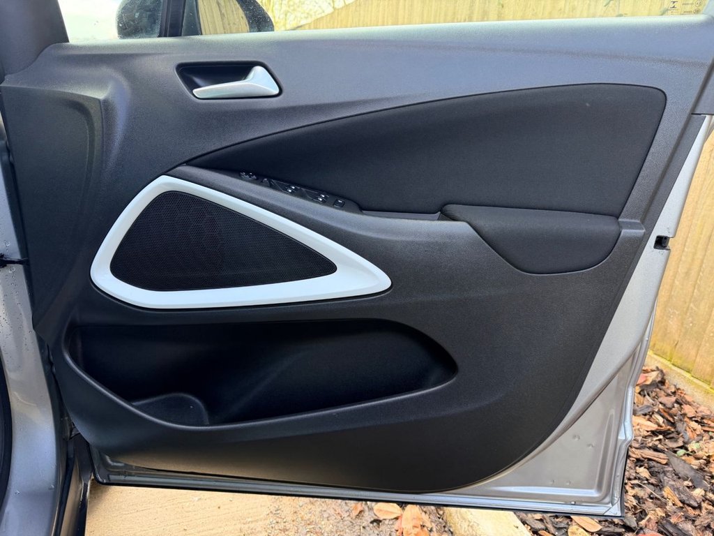 USED 2020 70 VAUXHALL CROSSLAND X 1.2 SRi Nav SUV 5dr Petrol Manual Euro 6 (s/s) (83 ps) 1 Owner|4 Services|CRS|SatNaV|Apple CarPlay/Android Auto|