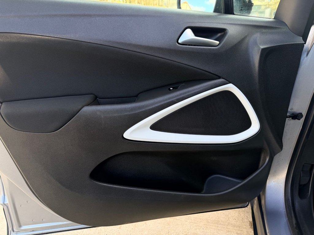 USED 2020 70 VAUXHALL CROSSLAND X 1.2 SRi Nav SUV 5dr Petrol Manual Euro 6 (s/s) (83 ps) 1 Owner|4 Services|CRS|SatNaV|Apple CarPlay/Android Auto|