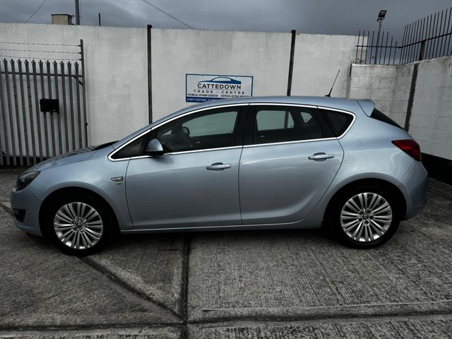 2014 Vauxhall Astra 1.4L Excite 5dr - Photo 2