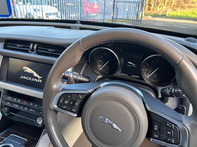 2018 JAGUAR XF 2.0i Portfolio GPF Sportbrake 5dr Petrol Auto Euro 6 (s/s) (250 ps) - Photo 4