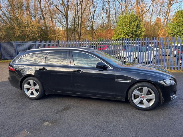 2018 JAGUAR XF 2.0i Portfolio GPF Sportbrake 5dr Petrol Auto Euro 6 (s/s) (250 ps) - Photo 3