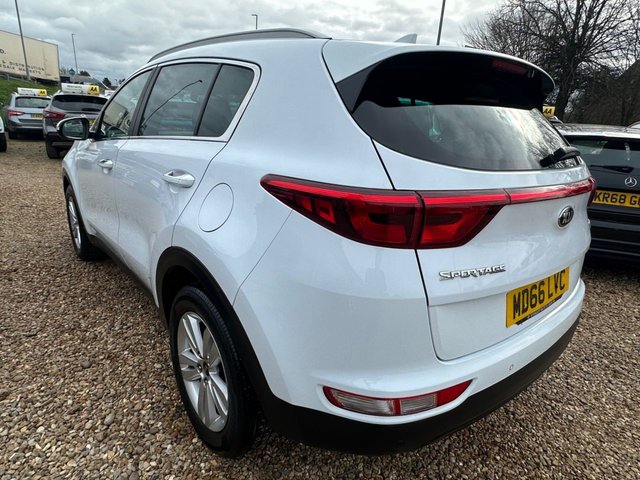 2017 Kia Sportage 1.7L 2 5dr - Photo 8