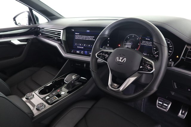 2023 Volkswagen Touareg - Photo 11