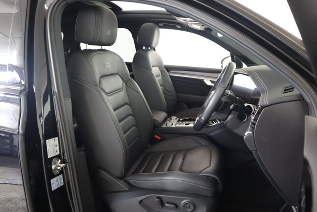2023 Volkswagen Touareg - Photo 12