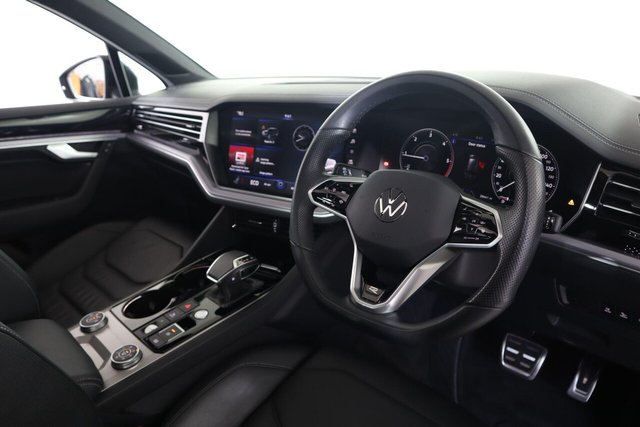 2023 Volkswagen Touareg - Photo 11