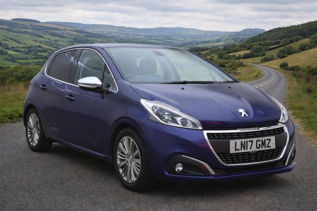 View our PEUGEOT 208