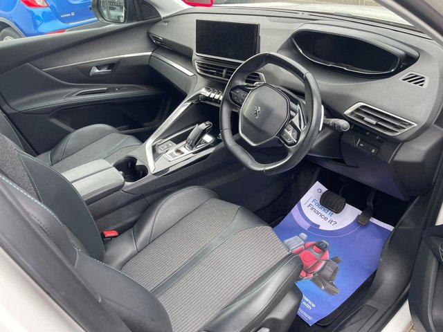 2022 PEUGEOT 5008 1.2 PureTech Allure SUV 5dr Petrol EAT Euro 6 (s/s) (130 ps) - Photo 11