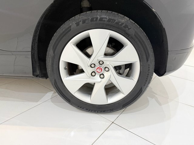 2019 JAGUAR I-PACE - Photo 12