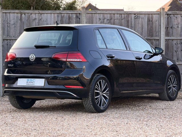 2018 Volkswagen Golf - Photo 3