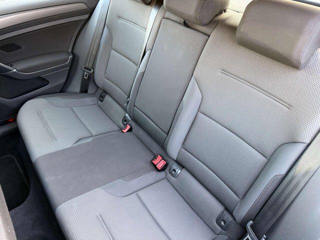 2018 Volkswagen Golf - Photo 9