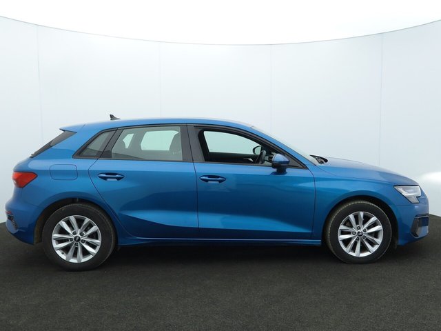 2022 Audi A3 2L Technik 5dr - Photo 11