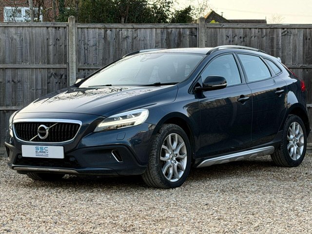 2017 Volvo V40 - Photo 2