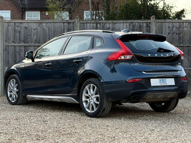 2017 Volvo V40 - Photo 4