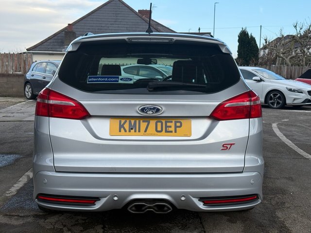 2017 Ford Focus 2L St-3 5dr - Photo 6