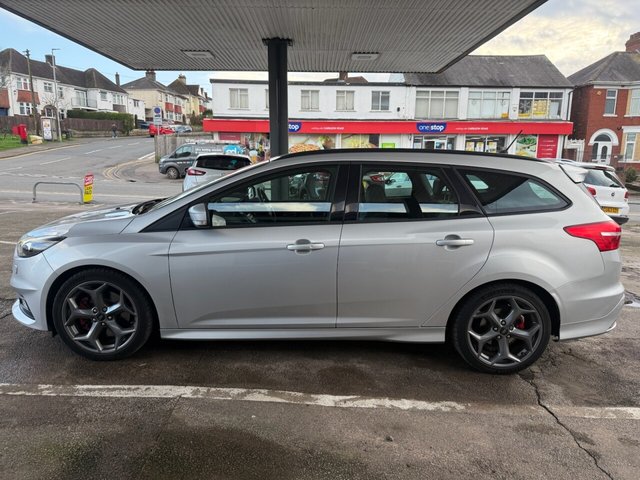 2017 Ford Focus 2L St-3 5dr - Photo 7