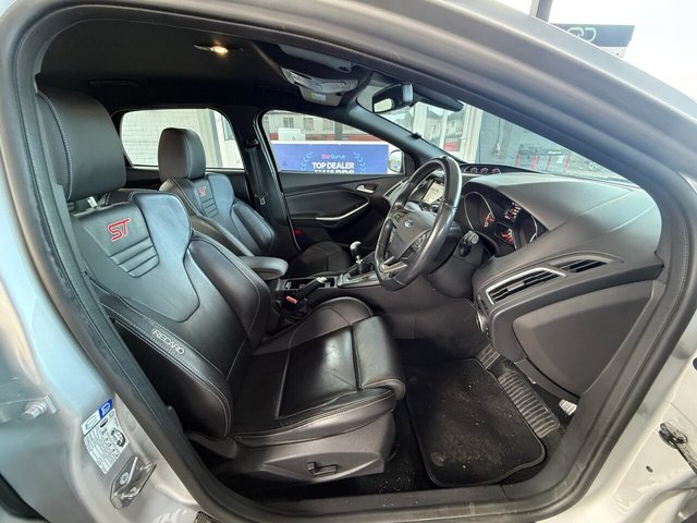 2017 Ford Focus 2L St-3 5dr - Photo 10