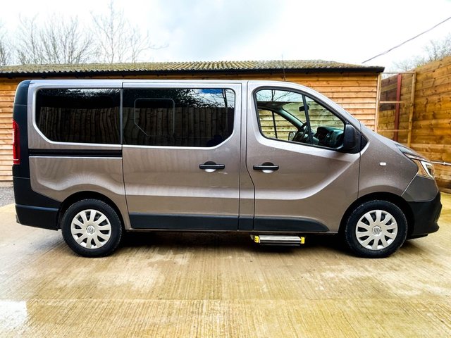 2020 RENAULT TRAFIC - Photo 3