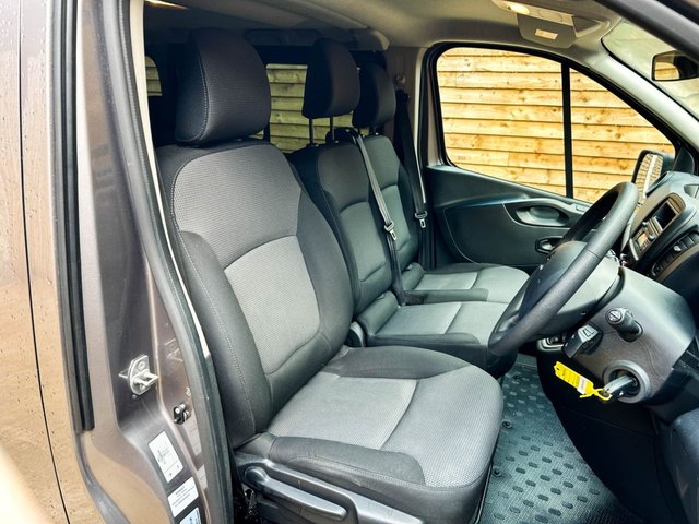 2020 RENAULT TRAFIC - Photo 10