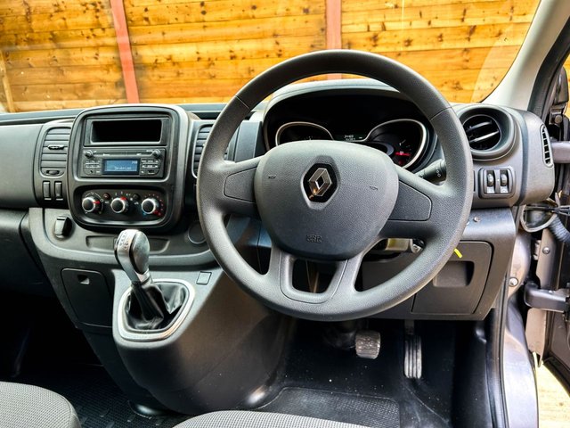 2020 RENAULT TRAFIC - Photo 2