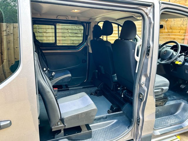 2020 RENAULT TRAFIC - Photo 12