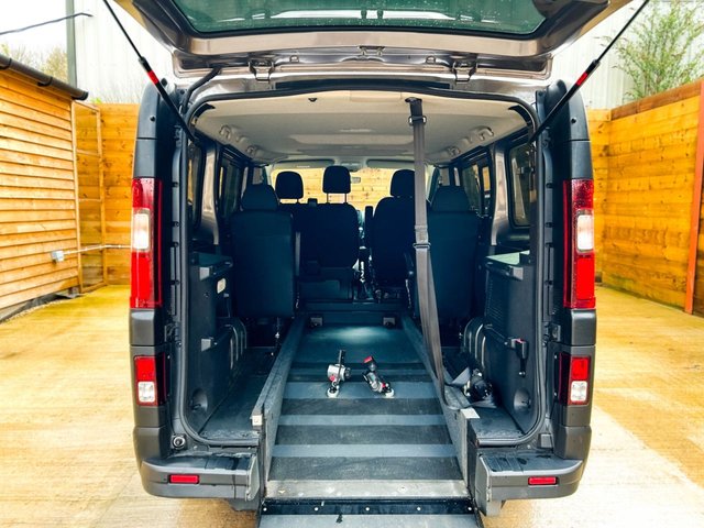 2020 RENAULT TRAFIC - Photo 8