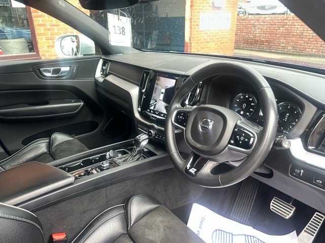 2017 Volvo Xc60 2L R-Design Pro 5dr - Photo 5