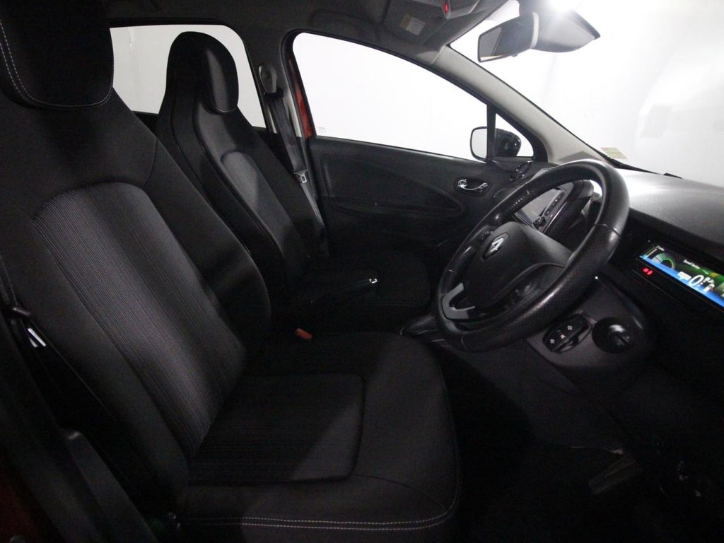USED 2018 68 RENAULT ZOE R90 41kWh Dynamique Nav Hatchback 5dr Electric Auto (i) (92 bhp) BATTERY OWNED - 155 MILE RANGE