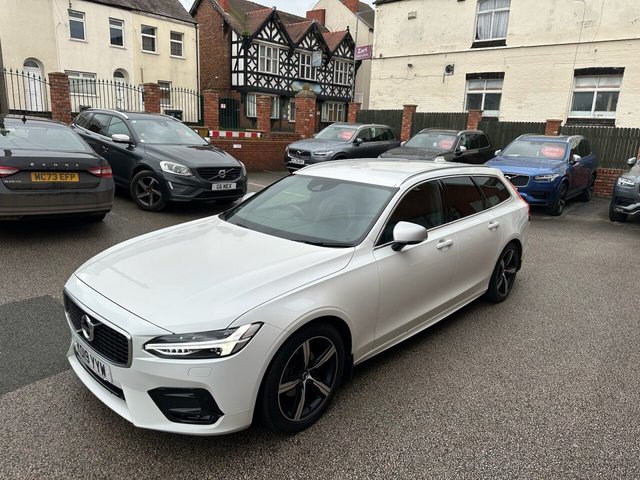View our VOLVO V90