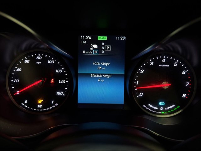 2021 Mercedes-Benz Glc 2L Amg Line 5dr - Photo 9