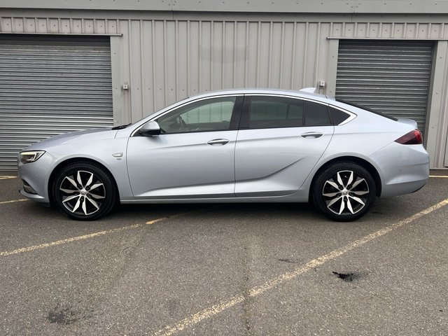 2017 VAUXHALL INSIGNIA - Photo 2