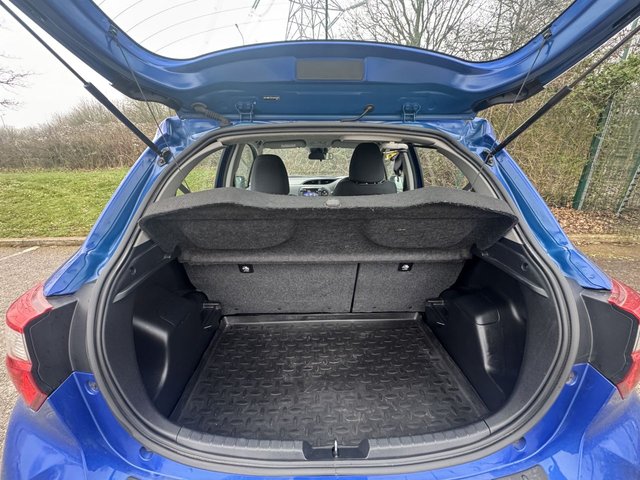 2019 TOYOTA YARIS - Photo 11