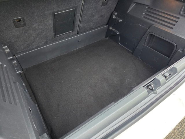 2016 Peugeot 3008 1.6L Allure 5dr - Photo 10