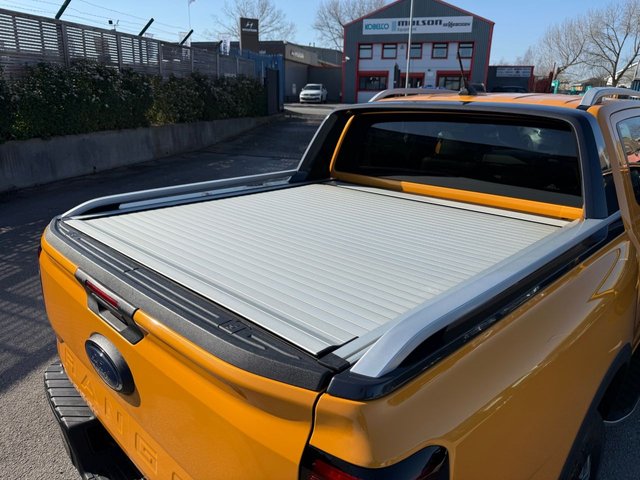 2023 FORD RANGER 2.0 TD EcoBlue Wildtrak Pickup Double Cab 4dr Diesel Auto 4WD Euro 6-1 OWNER FROM NEW FANTASTIC EXAMPLE FINISHED IN CYBER ORANGE-WITH BLACK LEATHER UPHOLSTERY AND ORANGE STITCHING-TOW PACK-ELECTRIC ROLLER SHUTTER-HEATED SEATS AND STEERING WHEEL-BLUETOOTH-CRUISE CONTROL-SATNAV-REVERSE CAMERA-DAB RADIO-CAR PLAY-DUAL ZONE CLIMATE CONTROL - Photo 9