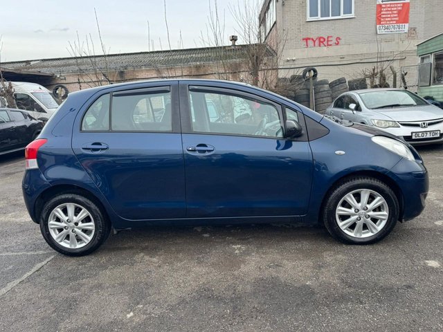 2009 TOYOTA YARIS - Photo 9