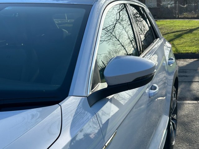 2021 Volkswagen T-Roc 2L R-Line 5dr - Photo 9