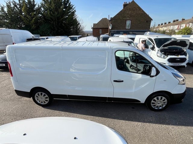 2021 RENAULT TRAFIC - Photo 11
