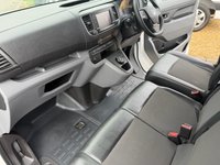 USED 2021 21 VAUXHALL VIVARO 2.0 Turbo D 3100 Sportive Panel Van 5dr Diesel AUTO L2 H1 Euro 6 (s/s) (120 ps) 