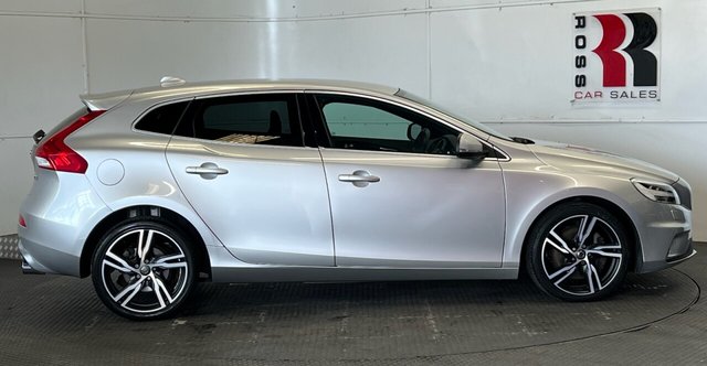 2016 Volvo V40 2L R-Design Pro 5dr - Photo 2