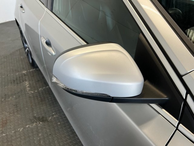 2016 Volvo V40 2L R-Design Pro 5dr - Photo 10